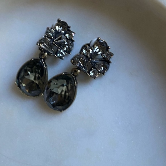 Vintage rhinestone clip on earrings Estate Jewelry - Picture 11 of 15